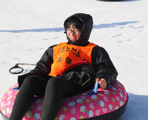 Ice and snow carnival thrills Shanxi youths