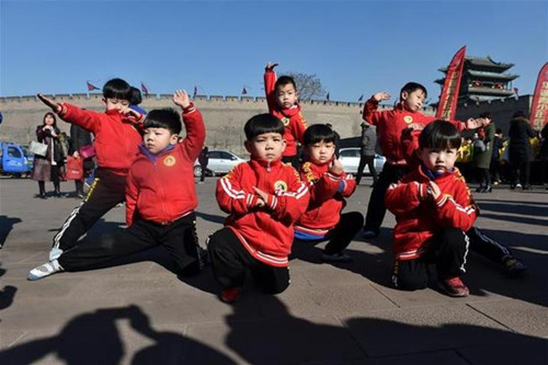 Pingyao stages martial arts show