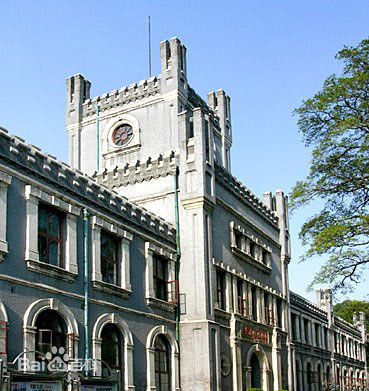 Jia Suotang takes a study tour of Xiamen University