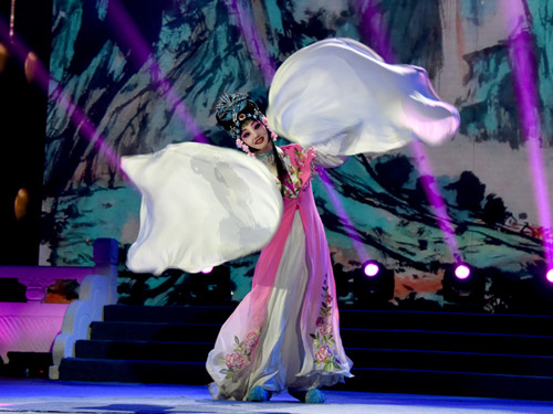 Chinese opera staged at Shanxi University