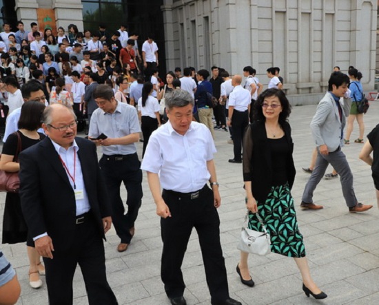 Japanese college students visit SXU