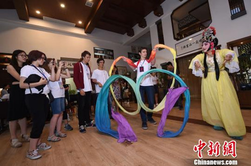 French students take part in exchange activities in Shanxi