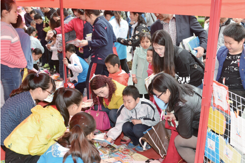 Karamay hosts reading festival on World Book Day