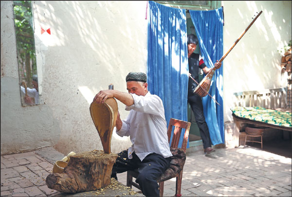 Instrument makers dance to a traditional tune