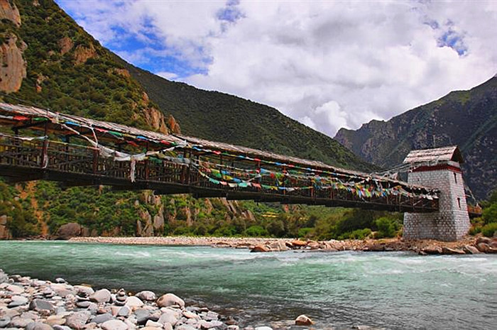 Tibet's Nyingchi prefecture: 