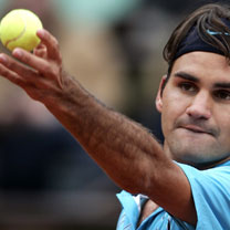 Roger Federer advances at French Open