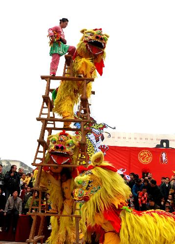 Breathtaking lion dance on knives