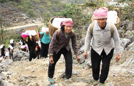 Water sent to drought area for Spring Festival