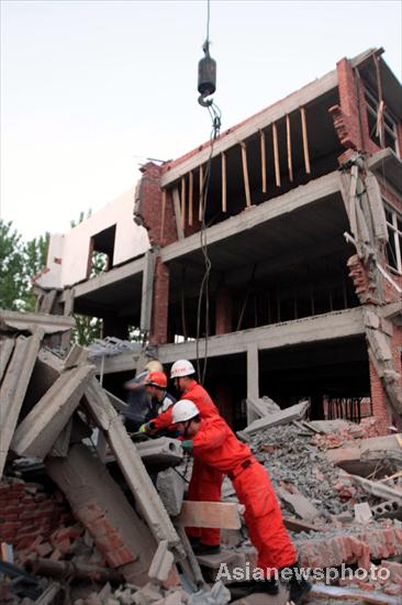 10 killed in building collapse in E China