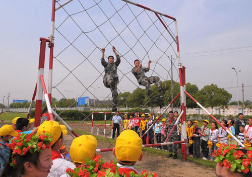 Students enhance military awareness