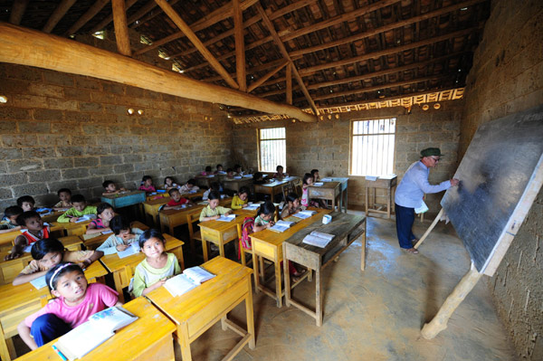 One-room schoolhouse for Yao children