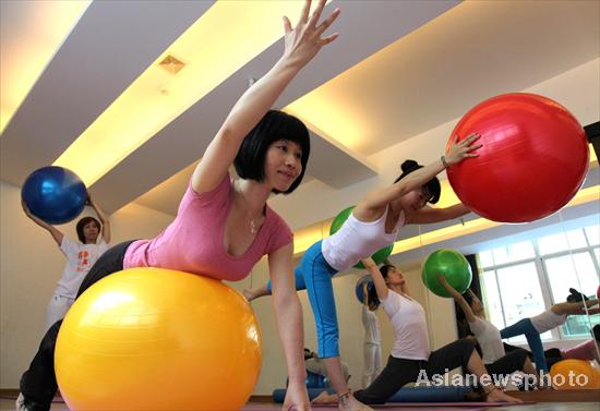 Women craze for pilates in E China