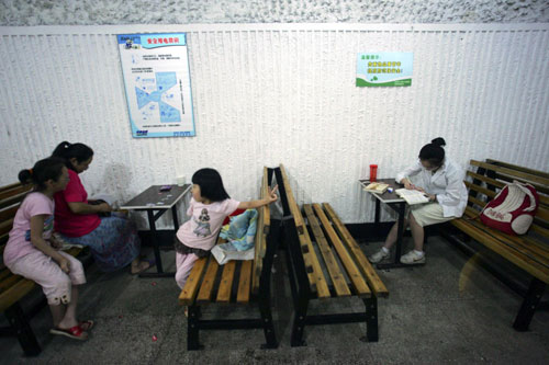 Air-raid shelters become heat shelters