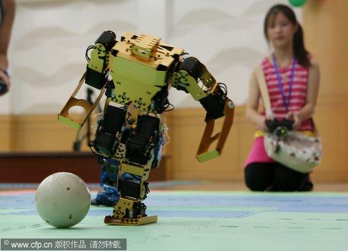 Humanoid robots competition held in E. China