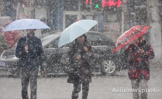 Season’s first snow shower falls on Harbin