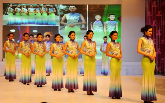 Asiad staff uniforms unveiled in Guangzhou