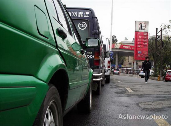 Diesel shortage leads to long lines for gas