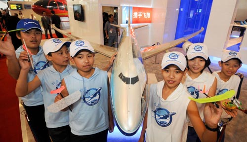 Smiling faces at Airshow China 2010