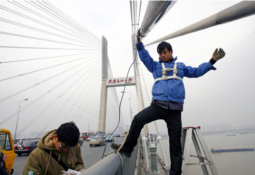 Bridge cable tested to ensure safety during Festival