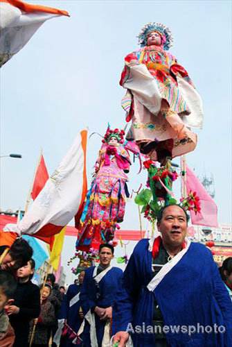 1m people visit famous temple fair