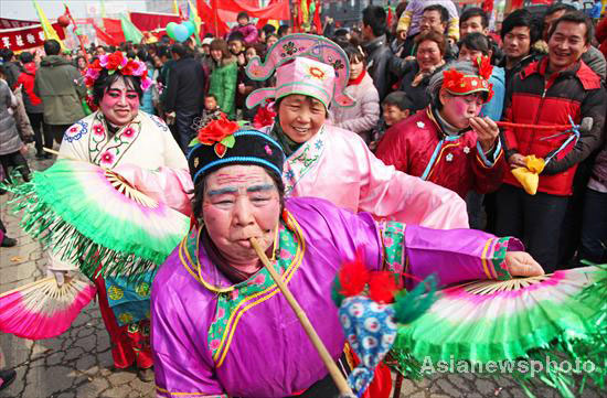 1m people visit famous temple fair