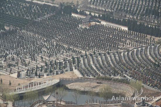 Tomb prices rise in E China