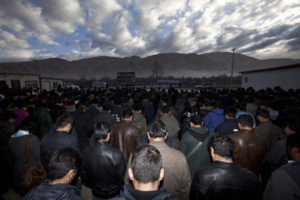 Moment of silence one year after earthquake