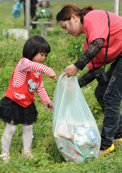 Spring clean for garbage raises litter awareness