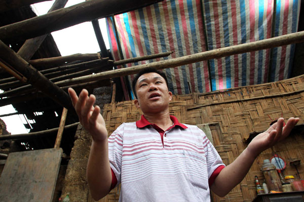 Heavy rainstorm damages houses in SW China