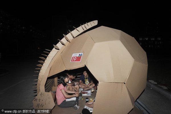 'Green living' paper buildings at Fujian college