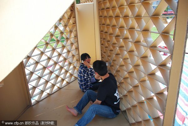 'Green living' paper buildings at Fujian college