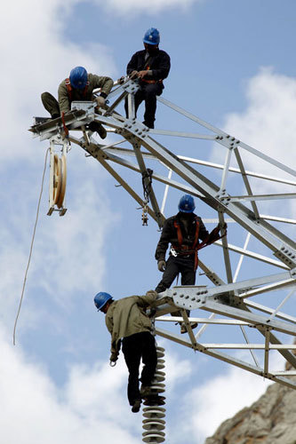 Tough work powering the Tibet autonomous region