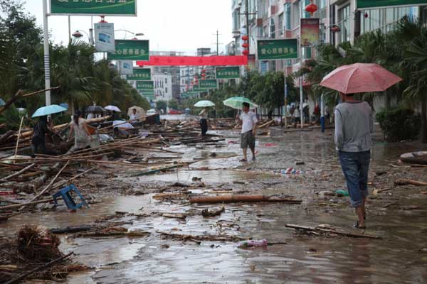 Downpours lead to floods in SW China