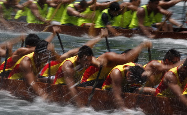 Chinese celebrate Dragon Boat Festival 