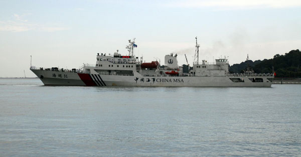 China's patrol ship docks in Singapore