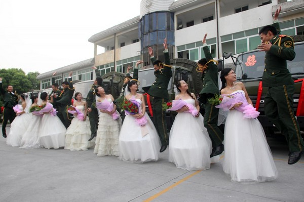 Group wedding to celebrate founding of PLA