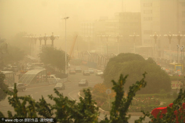 Sandstorm strikes NW China