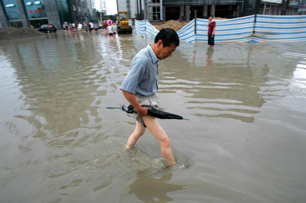 Downpour hits East China province