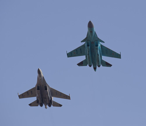 Moscow skies filled with air show jets