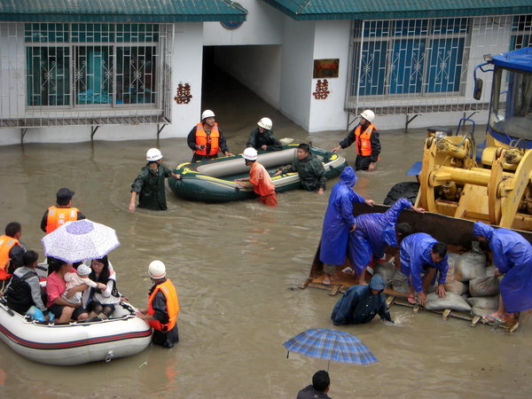 Downpour traps residents in SW China county