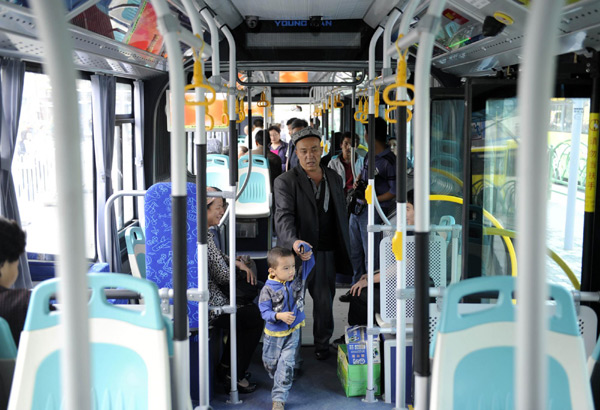 NW China's Xinjiang launches BRT bus service