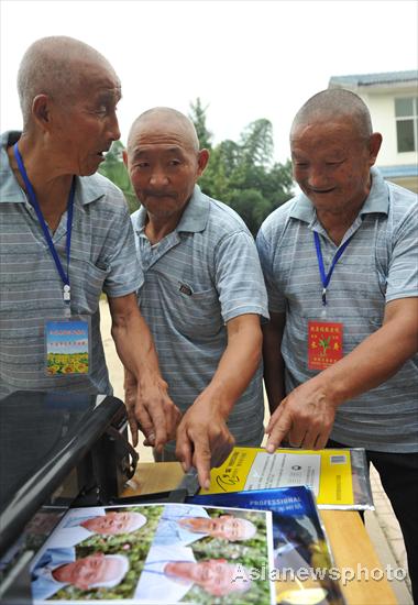 Seniors' smiles recorded as a festival gift