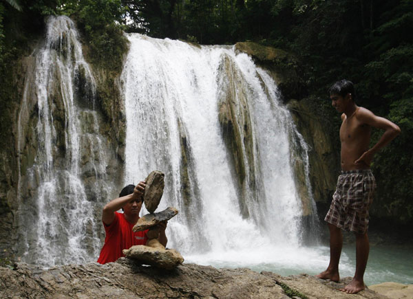 Rock balancing