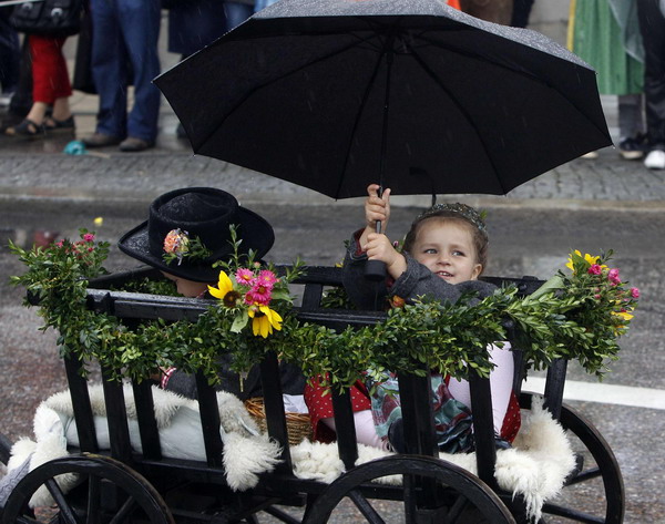 Oktoberfest parade starts in Munich