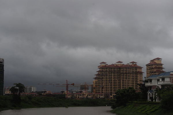 Tropical Storm hits South China's Hainan