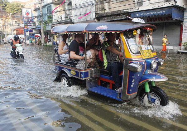 Bangkok on high alert with worst floods in 50-yrs