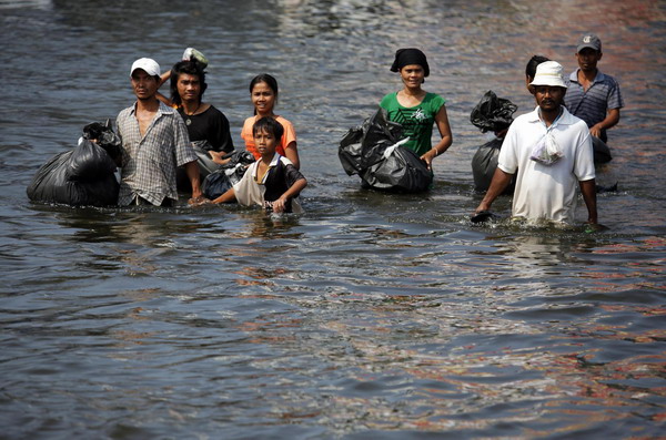 Bangkok on high alert with worst floods in 50-yrs