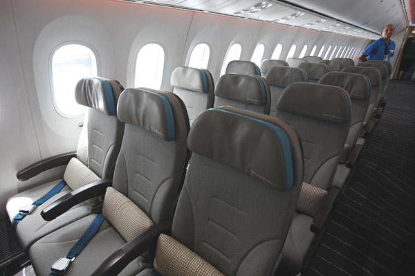 Interior tour of the Boeing 787