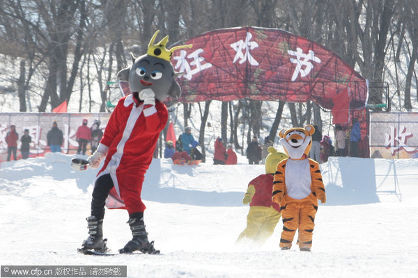 Underwear skiers enjoy fun and games in snow