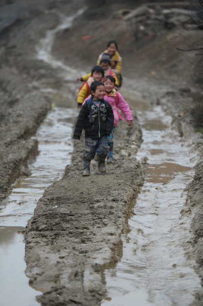 Muddy road to school